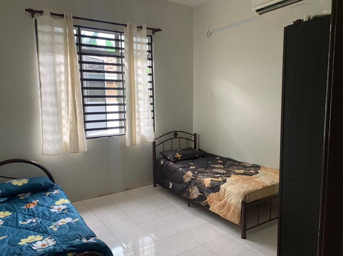 Homestay Maryam 루무트 외부 사진