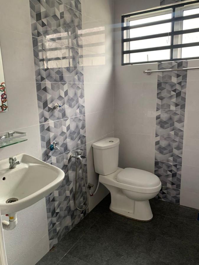 Homestay Maryam 루무트 외부 사진